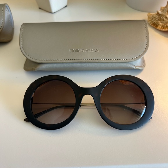 Authentic Giorgio Armani Round sunglasses - Picture 1 of 4